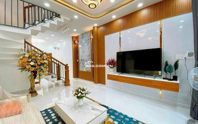 Cần bán gấp nhà 2 lầu ngay trung tâm thủ dầu một bình dương