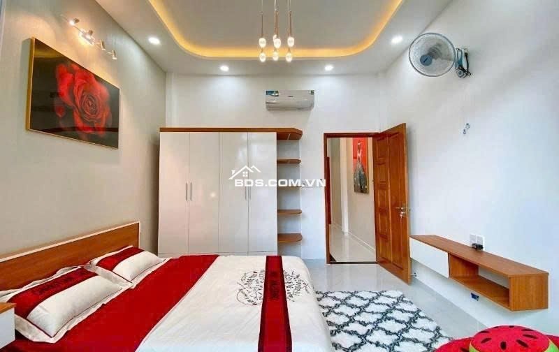 Cần bán gấp nhà 2 lầu ngay trung tâm thủ dầu một bình dương