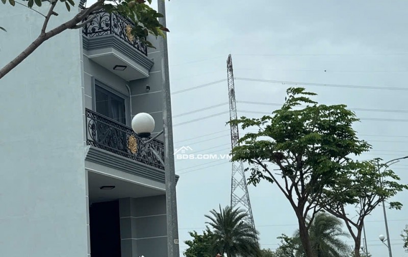 Chính chủ cần bán nhà vị trí cực đẹp khu trong khu dân cư giá 2ti 5