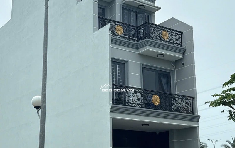 Chính chủ cần bán nhà vị trí cực đẹp khu trong khu dân cư giá 2ti 5