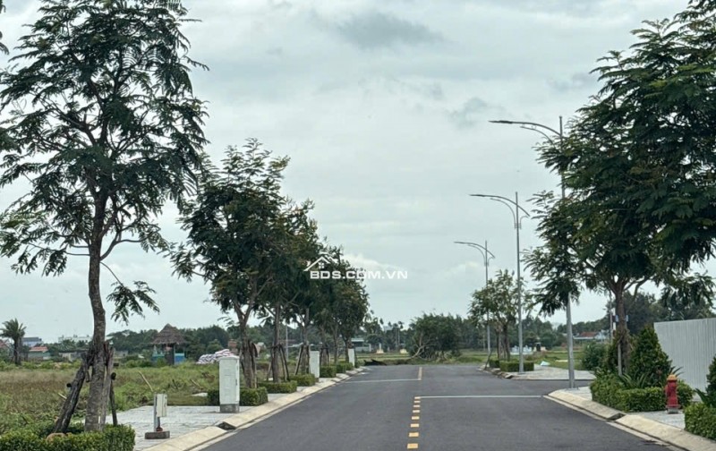 Chính chủ cần bán nhà vị trí cực đẹp khu trong khu dân cư giá 2ti 5