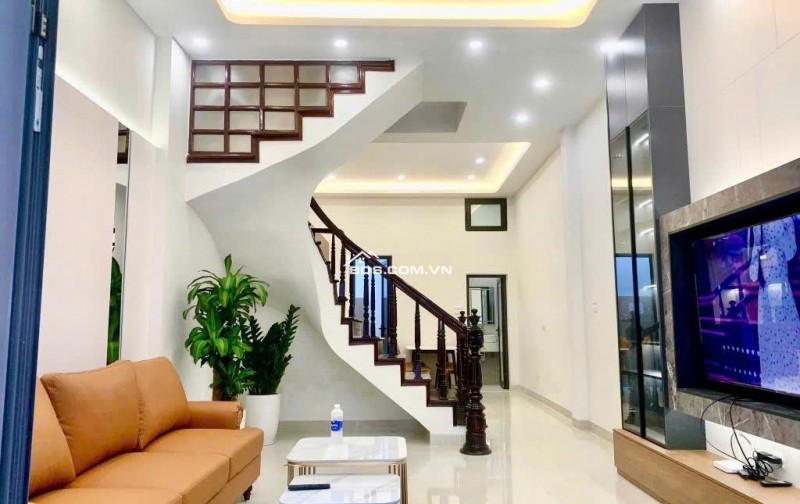  NHÀ ĐẸP FULL NỘI THẤT – GẦN NHIỀU TRƯỜNG ĐẠI HỌC 