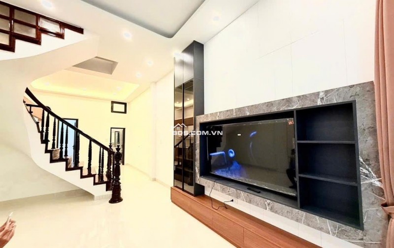  NHÀ ĐẸP FULL NỘI THẤT – GẦN NHIỀU TRƯỜNG ĐẠI HỌC 