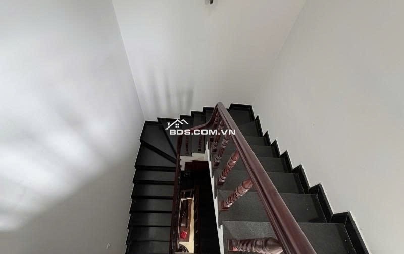 NHÀ 3 TẦNG HXH ĐỖ XUÂN HỢP - CHỈ 7 TỶ NHỈNH
