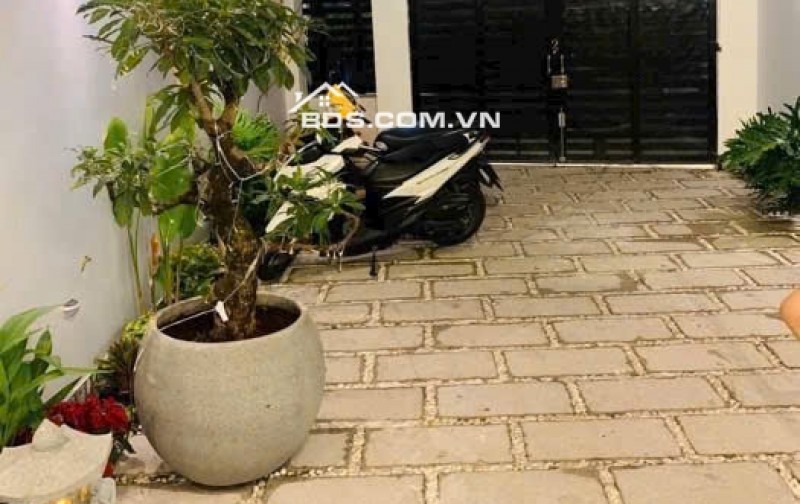 Bán nhà Quận 7 giá rẻ, đường Nguyễn Thị Thập