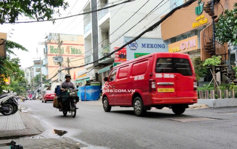 Nhà mặt phố 6 tầng, tọa lạc tại đường Thống Nhất, Phường 11, Gò Vấp, Hồ Chí Minh, với diện tích 105m2.
