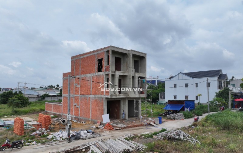  SIÊU PHẨM NHÀ 2 LẦU TRUNG TÂM THỦ DẦU MỘT – GIÁ CỰC SỐC CHỈ 3,35 TỶ!!!   NHÀ MỚI ĐẸP NHƯ RESORT – XÁCH VALI VÀO Ở NGAY!