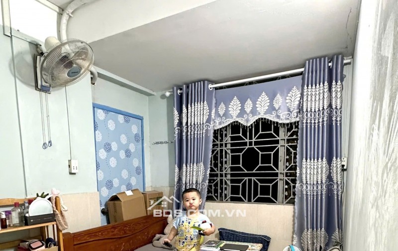 CHỦ BÁN CĂN HỘ HÒA BÌNH, THANG MÁY, QUẬN 10 - GIÁ CHỈ 2.8 TỶ