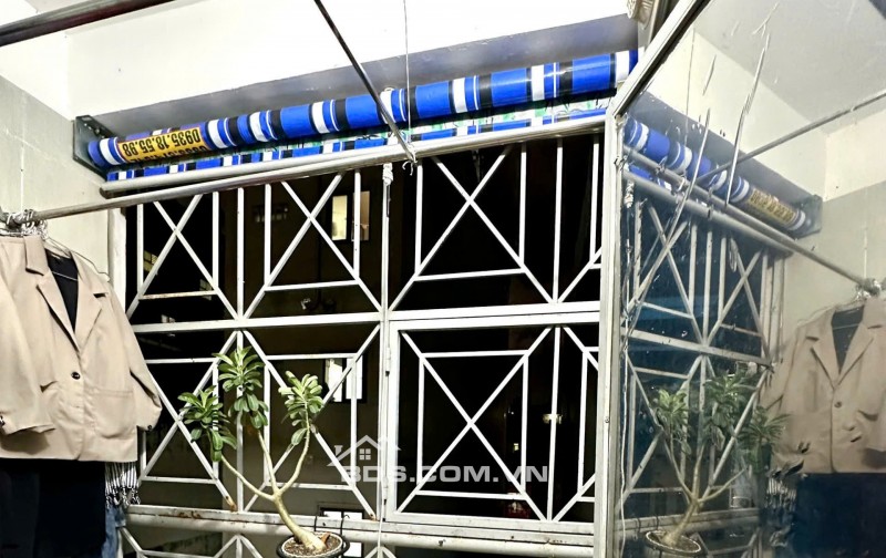 CHỦ BÁN CĂN HỘ HÒA BÌNH, THANG MÁY, QUẬN 10 - GIÁ CHỈ 2.8 TỶ