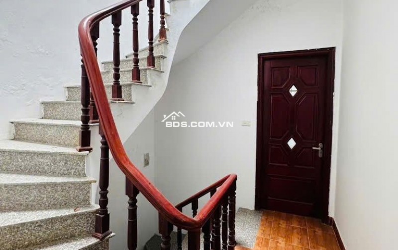 CƠ HỘI VÀNG! NHÀ TÂY HỒ - NGÕ 603 LẠC LONG QUÂN - 43M2 5 TẦNG - GIÁ CHỈ 8.4 TỶ