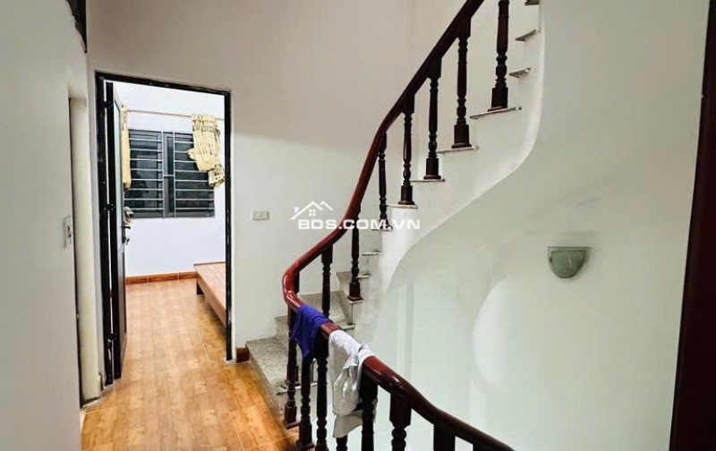 CƠ HỘI VÀNG! NHÀ TÂY HỒ - NGÕ 603 LẠC LONG QUÂN - 43M2 5 TẦNG - GIÁ CHỈ 8.4 TỶ