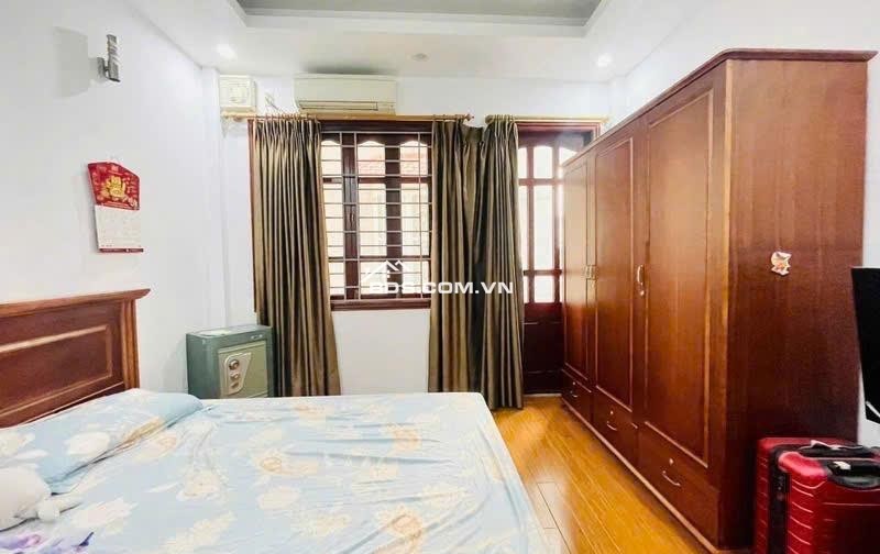 Bán Gấp Nhà Thụy Khuê Tây Hồ - Ô Tô Đỗ Cửa, Thiết Kế Hiện Đại, 40m2 Giá Chỉ Hơn 9 Tỷ!