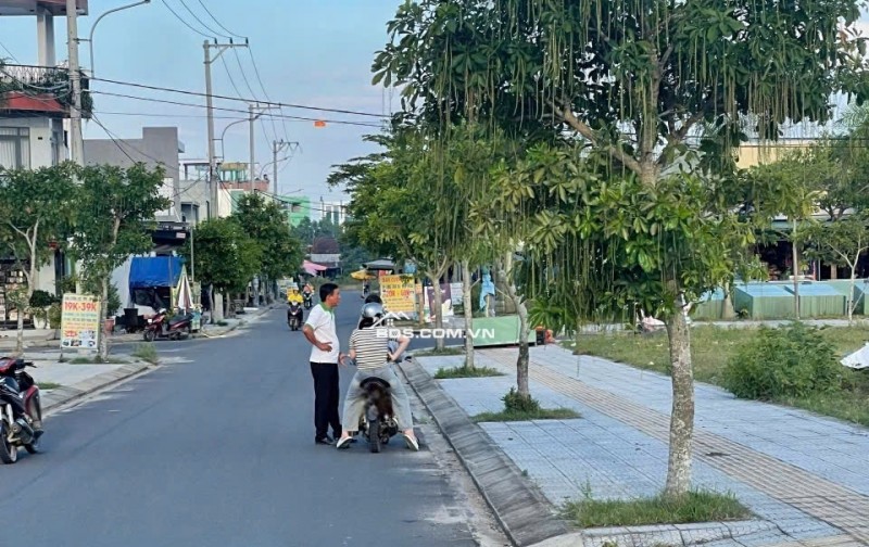 Tin Vui!! Đất Nền Khu Phố Chợ Đông Phú trong giai đoạn ra sổ, cơ hội vàng cho quý anh chị đầu tư.