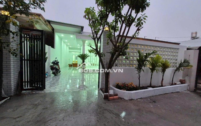 Bán Nhà Vườn Nghĩ Dưỡng 220m2 Đường Xe Tải Phạm Thị Giây Hóc Môn