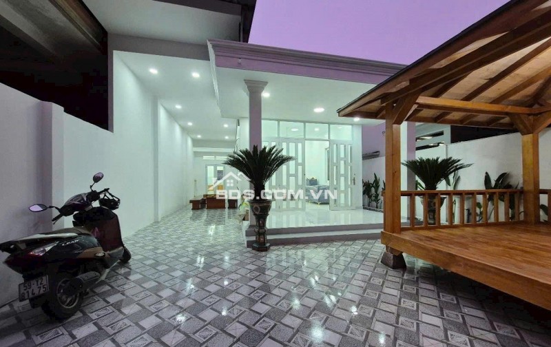 Bán Nhà Vườn Nghĩ Dưỡng 220m2 Đường Xe Tải Phạm Thị Giây Hóc Môn