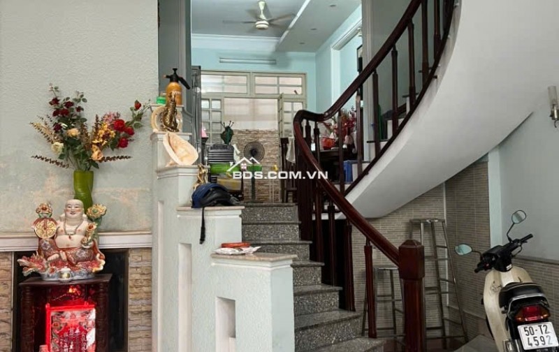 Cách 1 căn ra MT Phan Đang Lưu, 106m2 - 16Tỷ TL