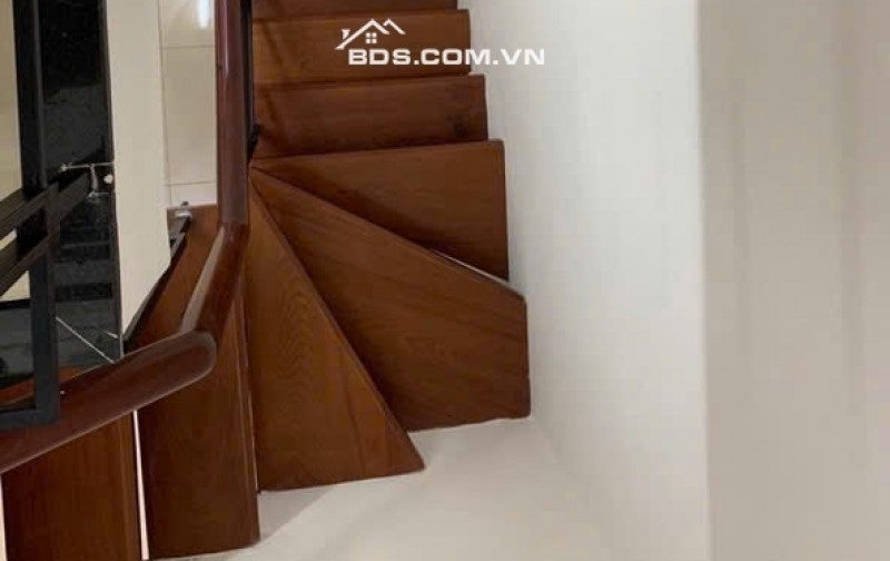 Bán nhà hoặc cho thuê nhà TK18/22 Nguyễn Cảnh Trân, Q1