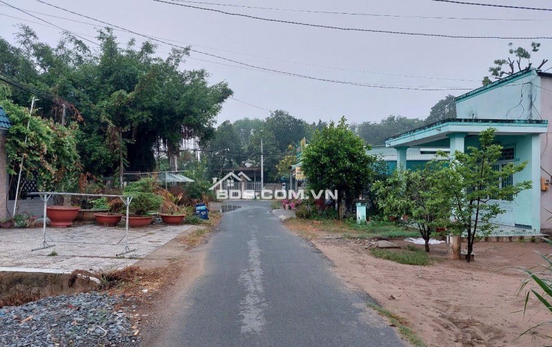 Bán gấp lô đất mặt tiền đường Tân Thông Hội, 173m2 full thổ cư, SHR