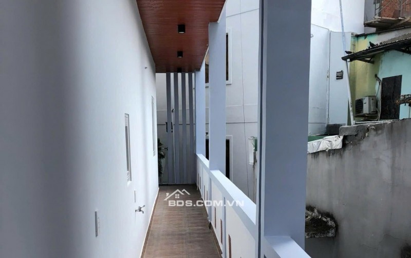 GÓC 2 MẶT TIỀN – 4 TẦNG – THU NHẬP 25TR/THÁNG – NGAY NGÃ 4 NGUYỄN TRÃI Q5. LH:0988954579