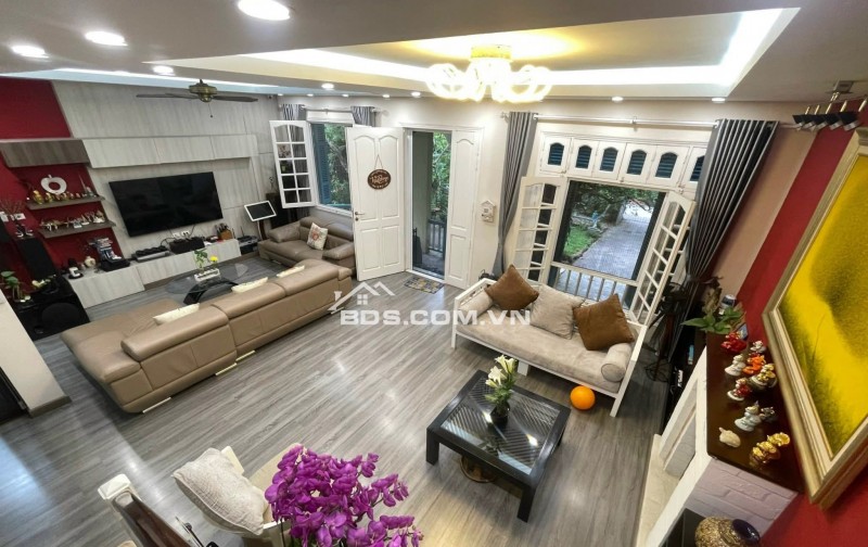  BÁN BIỆT THỰ SÂN VƯỜN NGỌC THỤY – TRUNG TÂM LONG BIÊN 
 Diện tích đất: 378m² – Diện tích sử dụng: 428m²
 Mặt tiền rộng: 11m – 2 mặt ngõ