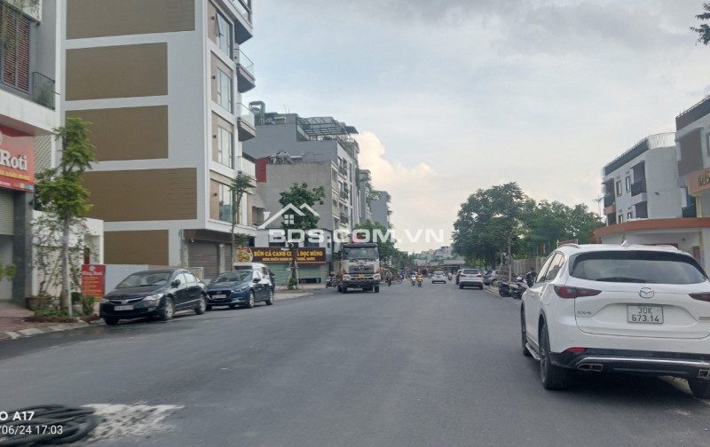 Bán đất Ngọc Thụy – 329m² – Mặt tiền 16m – Nở hậu đẹp – Ô tô vào tận nhà – Chia được 3 lô – Giá 46 tỷ (có TL)

Chính chủ cần bán mảnh đất hiếm tại