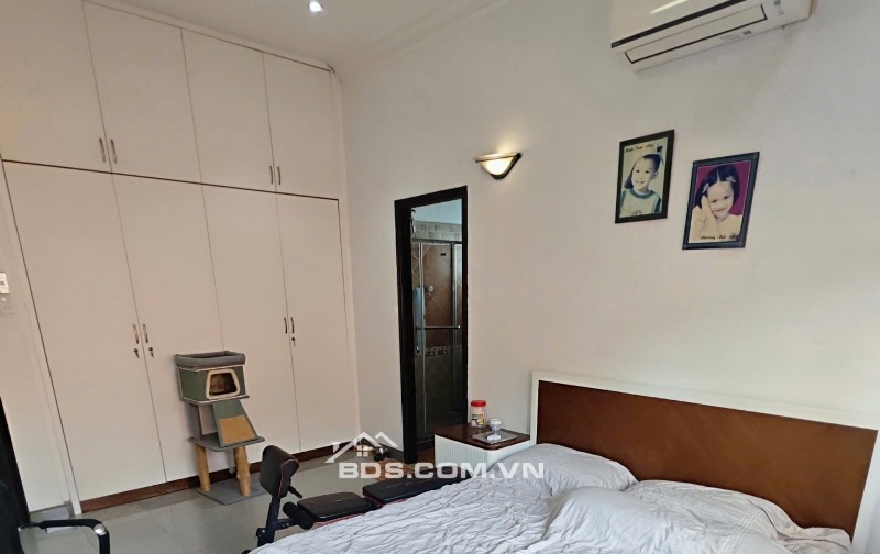 BÁN NHÀ PHỐ HẺM XE HƠI – DIỆN TÍCH LỚN – TRUNG TÂM THẢO ĐIỀN, TP. THỦ ĐỨC