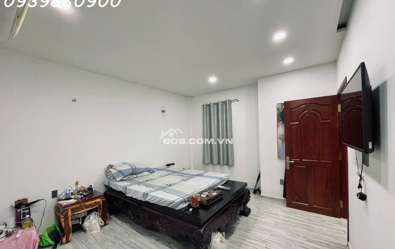 Nhà đẹp ngay Nhiêu Tứ, hẻm 3m cách 7 căn ra mặt tiền.