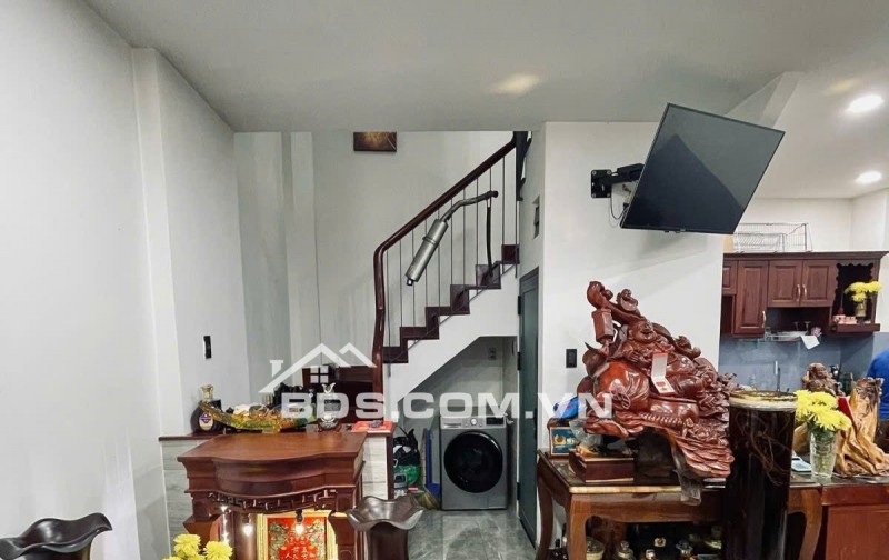 Nhà đẹp ngay Nhiêu Tứ, hẻm 3m cách 7 căn ra mặt tiền.