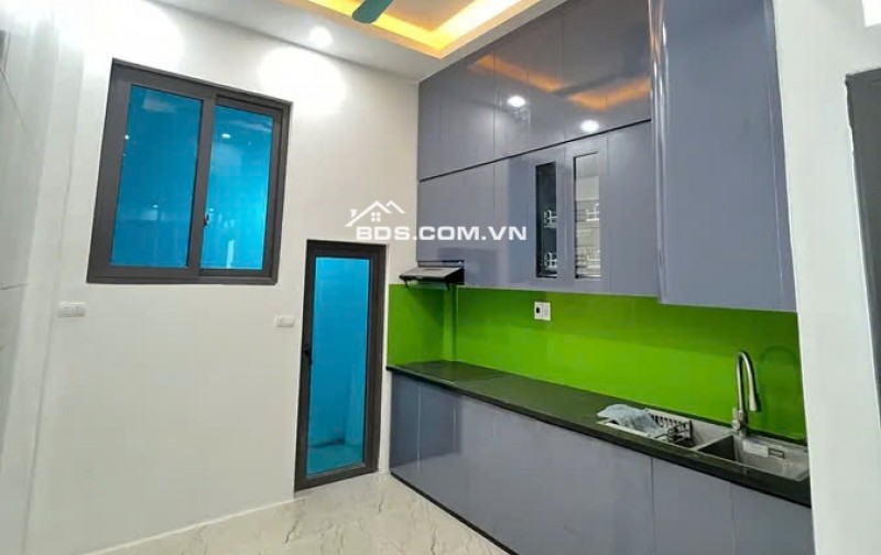 Siêu phẩm hơn 9 Tỷ, ngõ thông Vũ Tông Phan, 2 thoáng, kinh doanh, cách ô tô 10m