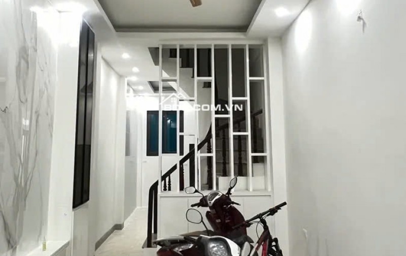 Siêu phẩm hơn 9 Tỷ, ngõ thông Vũ Tông Phan, 2 thoáng, kinh doanh, cách ô tô 10m