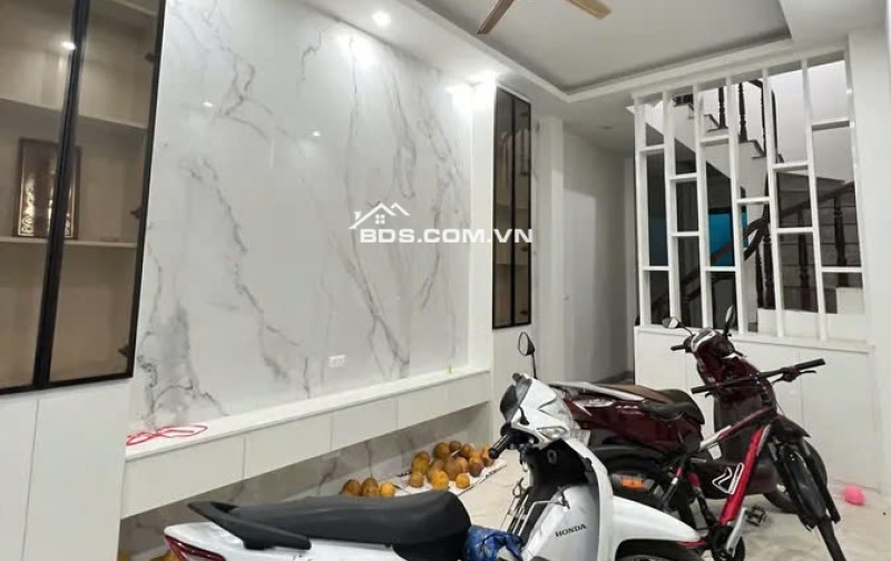 Siêu phẩm hơn 9 Tỷ, ngõ thông Vũ Tông Phan, 2 thoáng, kinh doanh, cách ô tô 10m