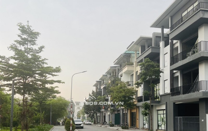 Cần bán gấp nhà xây thô 4 tầng Lạc Ngàn - Việt Trì. LH 0865566675