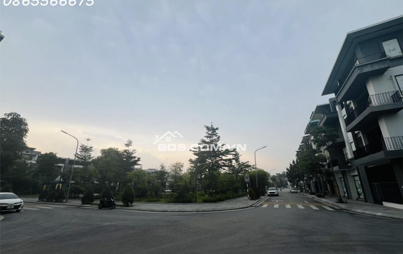 Cần bán gấp nhà xây thô 4 tầng Lạc Ngàn - Việt Trì. LH 0865566675