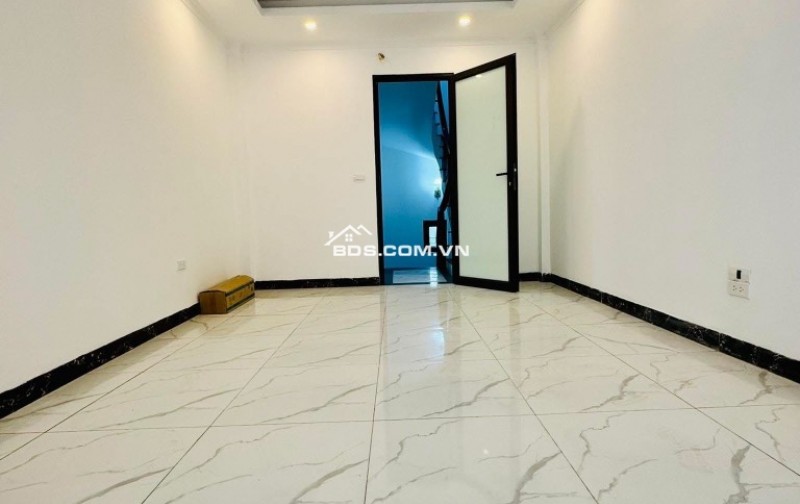 Siêu phẩm –Bán nhà 5 tầng mới coong  - Ngõ 68 nguyễn văn Linh – Giá sập sàn 5.x tỷ
