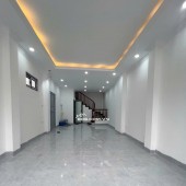Bán Nhà Ngọc Hồi,Thanh trì, 6,15 tỷ, 40m2, 5PN, 4WC, lô góc,ô tô ngủ trong nhà,Pháp lý đầy đủ,