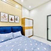 HXH Q3 yên lành sát Q1, vuông không dính quy hoạch lộ giới, sân thượng