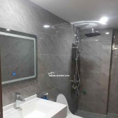 Chính chủ bán căn nhà Nguyễn Văn Huyên ngõ thông gần phố