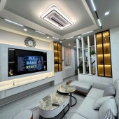 Cần bán nhà lô góc 2 mt tại ngay hồ Văn Chương, Khâm Thiên, Đống Đa. DT 65m2 x MT 5.5m x 7 tầng thang máy, ngõ oto tránh. Nhỉnh 11 tỷ TL