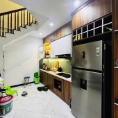 Phương Canh - Lô góc cực đẹp, ngõ trước nhà rộng thoáng - cách ô tô vài bước chân - đi bộ ra mặt phố chưa đầy 3 phút.