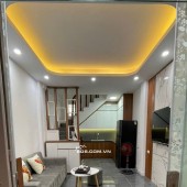 cần bán nhà đường lĩnh nam 5 tầng