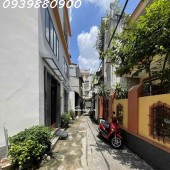 Phú Nhuận, nhà đẹp chắc chắn - 34m2 - 5Tỷ hơn xíu.