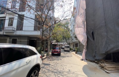 KIỆT TÁC PHÂN LÔ VIP TRUNG KÍNH – 2 Ô TÔ – NỘI THẤT TIỀN TỶ – VỊ TRÍ KHÔNG CÓ CĂN THỨ 2