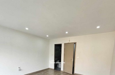 Nhà Mặt Ngõ - Tiện Ích Đỉnh Cao - Cách trường THPT và trường mầm non Thạch Bàn Vài Bước Chân – nhỉnh 5 Tỷ!
