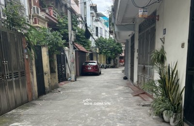 Bán Nhà Hào Nam, Đống Đa - Oto - Kinh Doanh - 42m, 4Tầng - Chỉ 15.6 Tỷ.