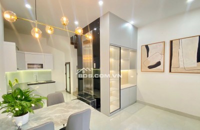 Nhà Đẹp Thang Máy Quan Nhân, Thanh Xuân 30m, 5 tầng, mt 4.6m, giá 7.9 tỷ