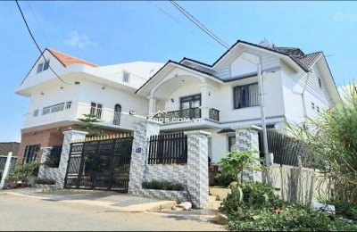 Bán biệt thự nghỉ dưỡng và kinh doanh khách sạn, khu vực mới phát triển, nhiều Villa biệt thự mới xây