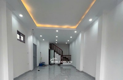 Bán Nhà Ngọc Hồi,Thanh trì, 6,15 tỷ, 40m2, 5PN, 4WC, lô góc,ô tô ngủ trong nhà,Pháp lý đầy đủ,