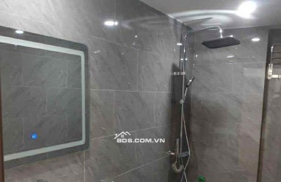 Chính chủ bán căn nhà Nguyễn Văn Huyên ngõ thông gần phố