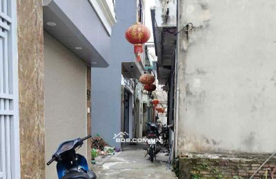NHÀ ĐẸP KÍNH KOONG, MỚI XÂY, 32/35 M2, 2 PHÚT XE MÁY RA CHỢ TỨ HIỆP, TRUNG TÂM HUYÊN, 5 tyr nhỉnh , TÌM CHỦ GẤP
