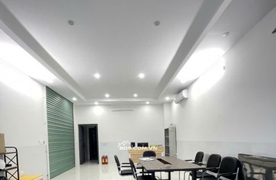 Căn nhà đẹp 2 mặt tiền ngay ngã tư gần đường Minh Mạng, Q.Ngũ Hành Sơn, TP. Đà Nẵng